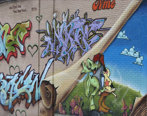 Green in Tribute To Graffiti: 50 Beautiful Graffiti Artworks